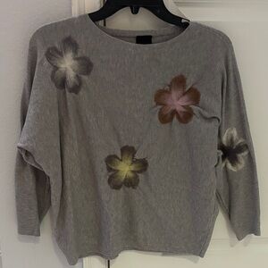 Adorable Aaeda Gray Sweater with Floral Design